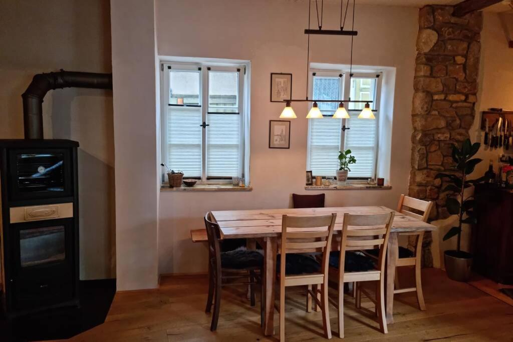 Neustadt an der Weinstraße Schoene Ferienwohnung Mit Kamin מראה חיצוני תמונה