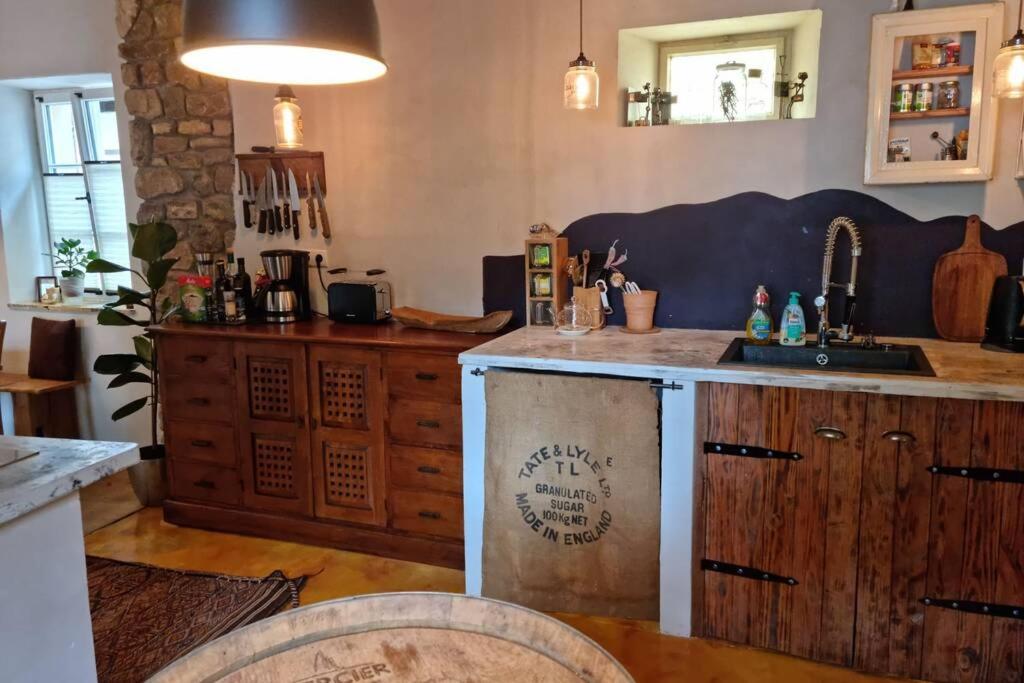 Neustadt an der Weinstraße Schoene Ferienwohnung Mit Kamin מראה חיצוני תמונה