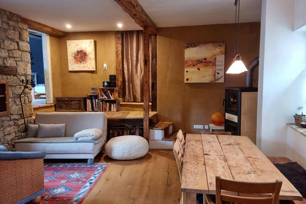 Neustadt an der Weinstraße Schoene Ferienwohnung Mit Kamin מראה חיצוני תמונה