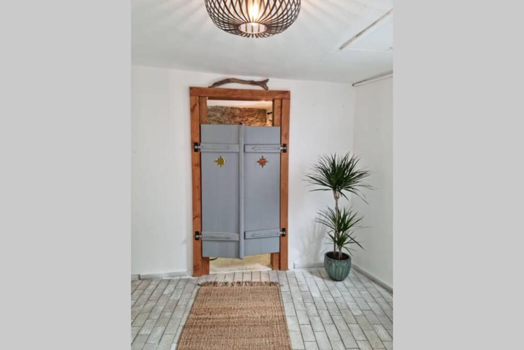 Neustadt an der Weinstraße Schoene Ferienwohnung Mit Kamin מראה חיצוני תמונה